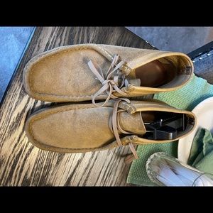 Clark Wallabee Suede sz 8.5